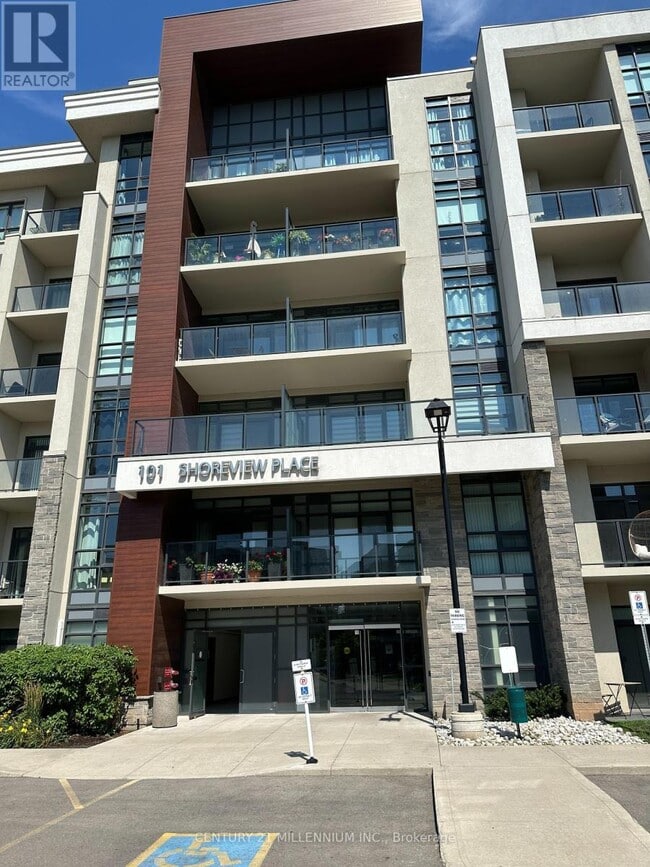 property at 101-101 Shoreview Pl