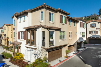 Bishops Ridge in San Leandro, CA - Foto de edificio - Building Photo