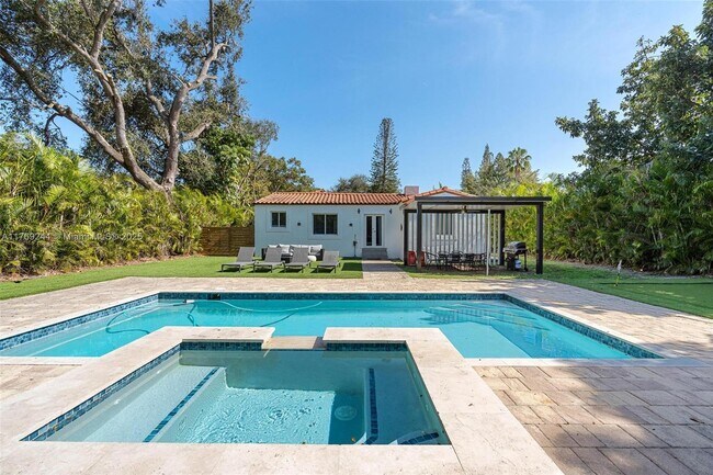 9518 N Miami Ave in Miami Shores, FL - Building Photo - Building Photo