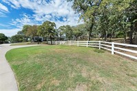 4490 Saddle Ridge Rd in Southlake, TX - Foto de edificio - Building Photo