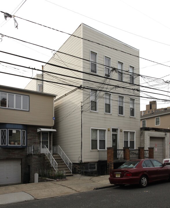 153 St Pauls Ave in Jersey City, NJ - Building Photo