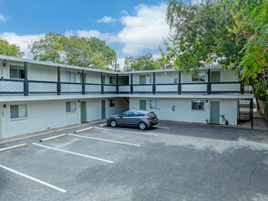 Cedar Street Flats in Austin, TX - Building Photo - Building Photo