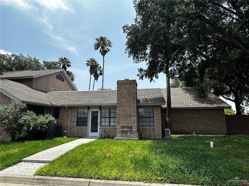 3009 La Puerta Ave in Edinburg, TX - Building Photo