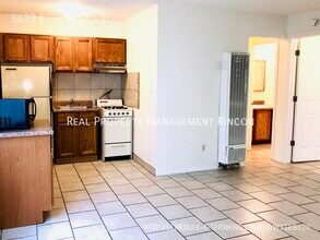 5433 E 30th St-Unit -D in Tucson, AZ - Foto de edificio - Building Photo