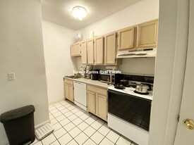 50 Evergreen St, Unit 14 Apartamentos