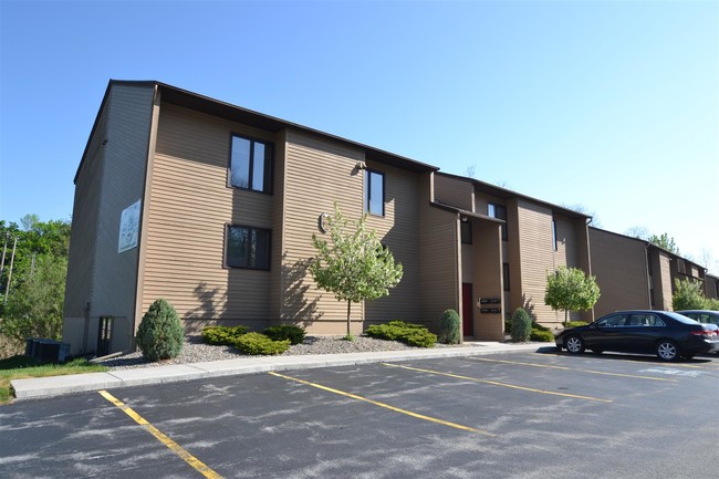 Crystal Tree Apartments in Fayetteville, NY - Building Photo - Building Photo