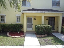 19624 SW 103rd Ct in Cutler Bay, FL - Building Photo
