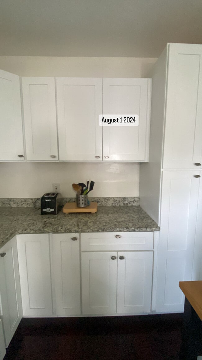 6 Robbins Ct, Unit 2