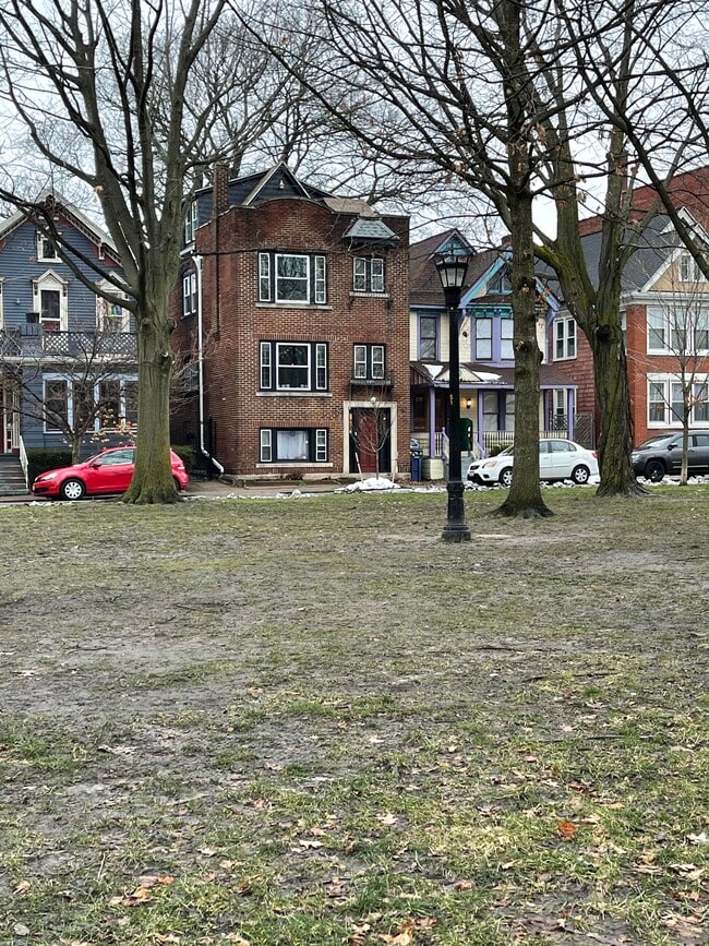 62 Days Park, Unit 1 in Buffalo, NY - Building Photo - Building Photo