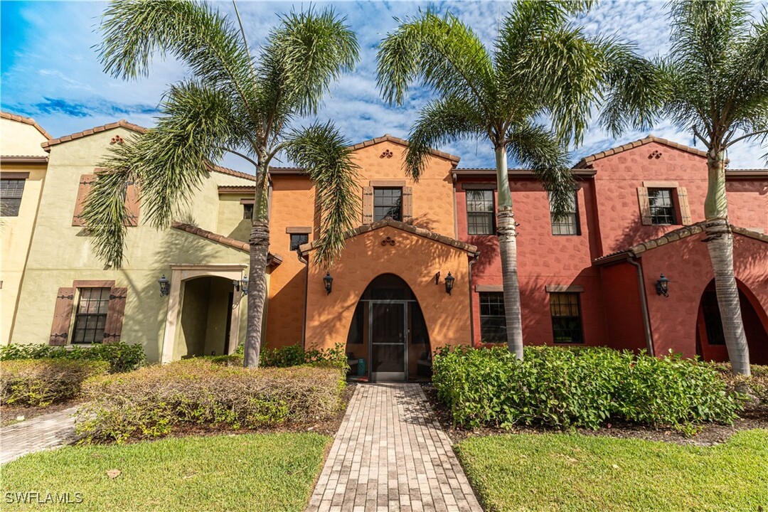 11796 Paseo Grande Blvd in Ft. Myers, FL - Foto de edificio