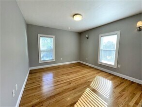 539 Lincoln Ave-Unit -2 in Saugus, MA - Building Photo - Building Photo