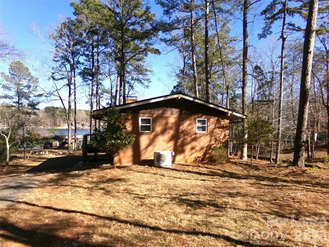 869 Emerald Shores Rd in Mount Gilead, NC - Building Photo - Building Photo