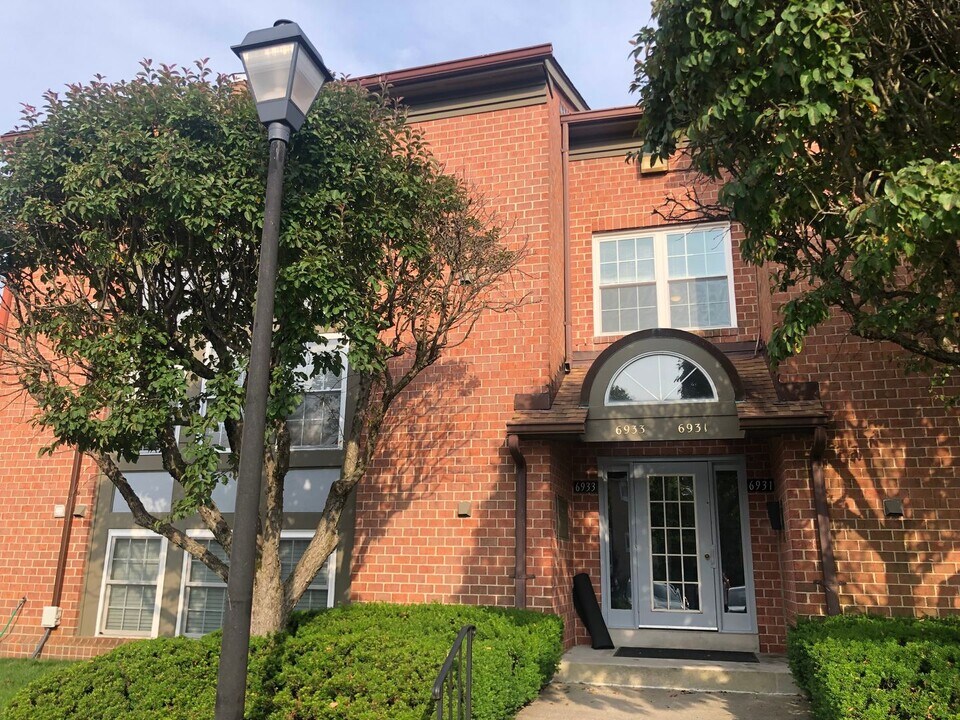 6933 Clearwind Ct in Baltimore, MD - Building Photo