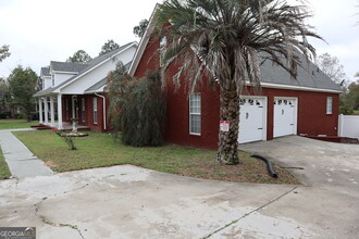 1317 Kermit Dr in Statesboro, GA - Building Photo - Building Photo