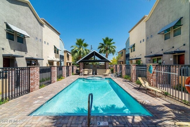 property at 1406 W Main St