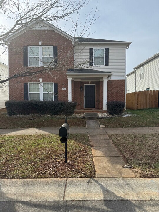 722 Sinclair Dr in Monroe, NC - Foto de edificio