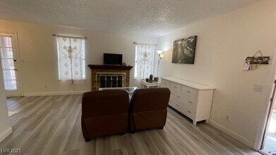 5576 W Rochelle Ave. in Las Vegas, NV - Building Photo - Building Photo