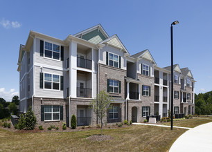 Fairway Village at Stoney Creek in Whitsett, NC - Foto de edificio - Building Photo