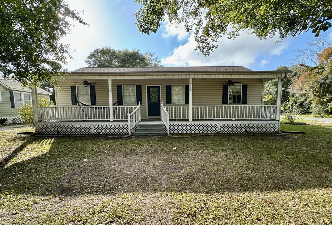 1949 Pascagoula St in Pascagoula, MS - Building Photo