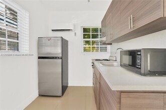 551 NE 61st St in Miami, FL - Building Photo - Building Photo