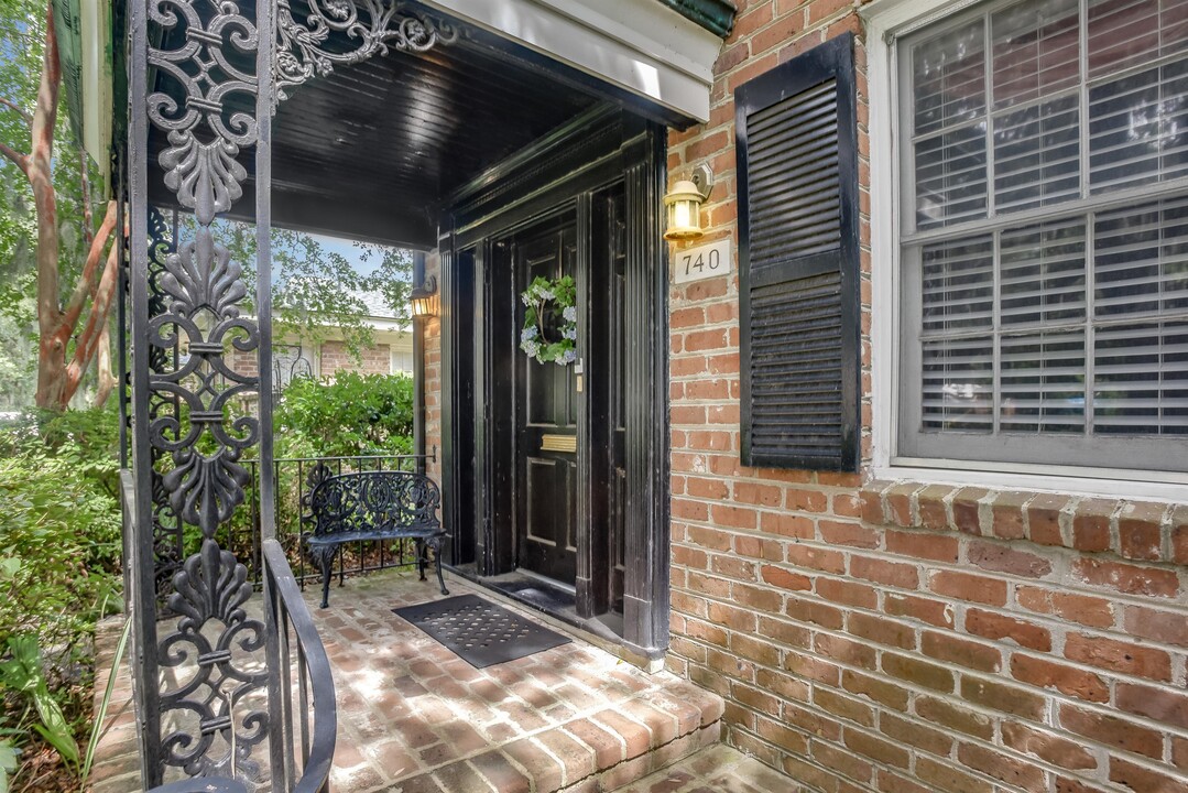 740 Washington Ave in Savannah, GA - Building Photo