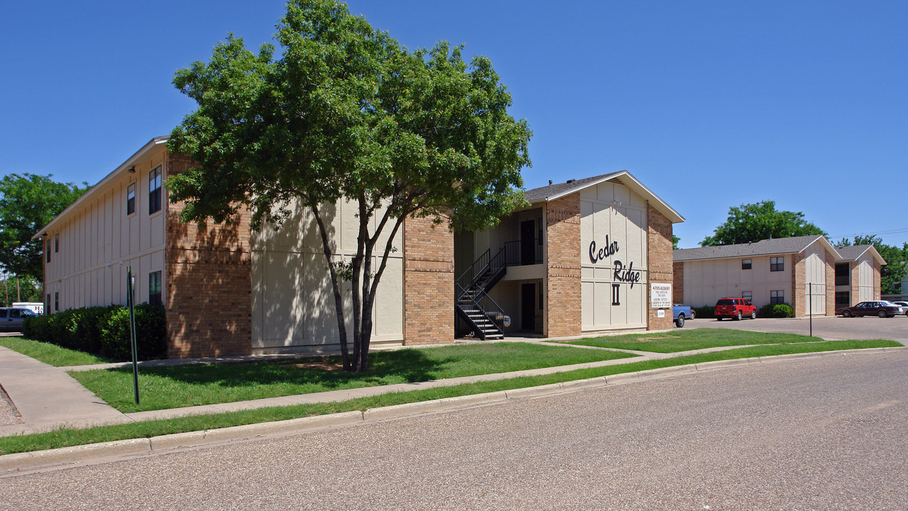 Albany Ridge in Lubbock, TX - Building Photo