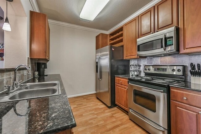 1711 Old Spanish Trl, Unit 419 in Houston, TX - Foto de edificio - Building Photo