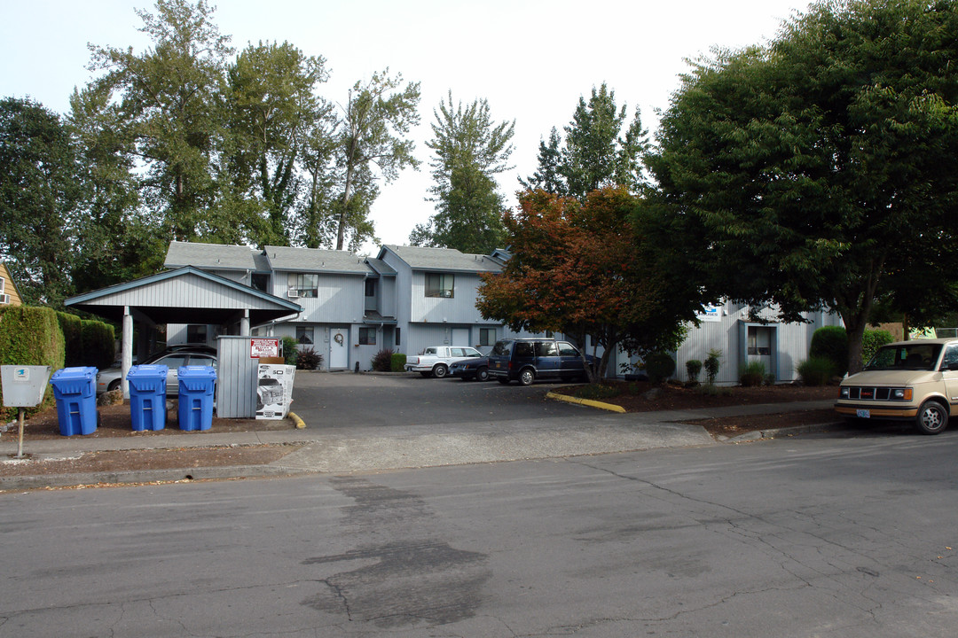 Mill Creek in Salem, OR - Building Photo