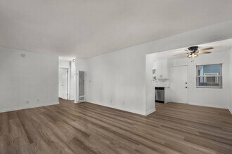 317 2nd St. in Manhattan Beach, CA - Building Photo - Building Photo