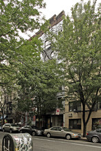 223 E 10th St in New York, NY - Foto de edificio - Building Photo