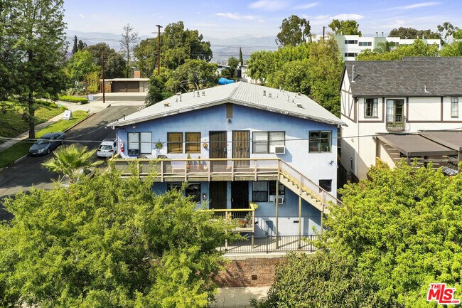 2986 Waverly Dr-Unit -1 in Los Angeles, CA - Building Photo - Building Photo