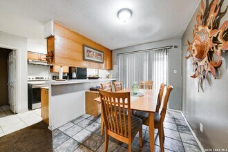 5139 Grovehill St in San Antonio, TX - Building Photo - Building Photo