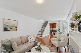 616 S Bambrey St in Philadelphia, PA - Building Photo - Building Photo