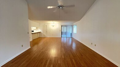 18 Warren Pl in Palm Coast, FL - Building Photo - Building Photo