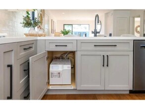 1162 McKinley St in Redwood City, CA - Building Photo - Building Photo