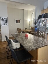 1350 W Augusta Blvd in Chicago, IL - Building Photo - Building Photo