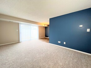 Waterview Farms Apartments in Novi, MI - Building Photo - Building Photo