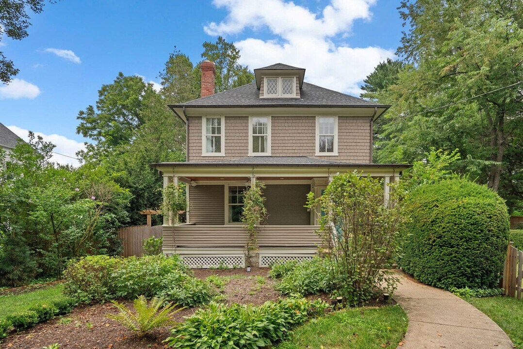 10302 Fawcett St in Kensington, MD - Building Photo