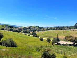 1426 Holsted Dr in Solvang, CA - Building Photo - Building Photo