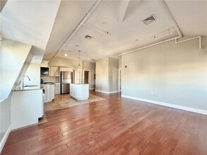 23 Peck Ln in Warwick, RI - Building Photo - Building Photo