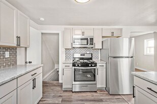 450 Edith St in Pittsburgh, PA - Building Photo