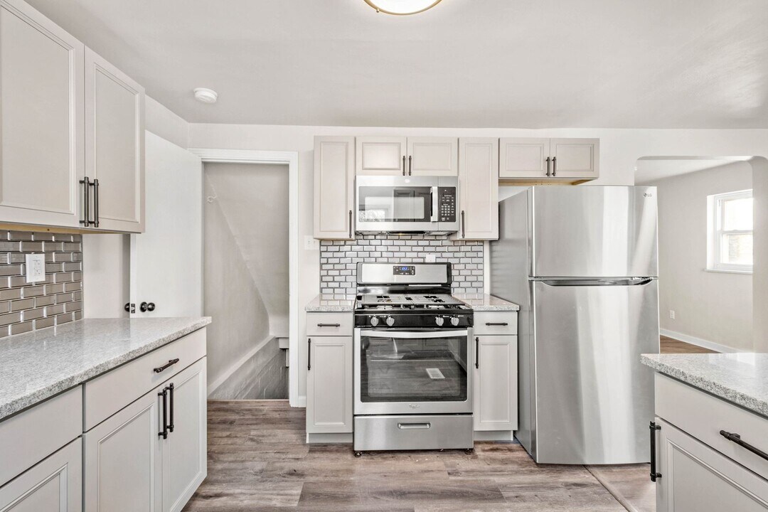 450 Edith St in Pittsburgh, PA - Building Photo