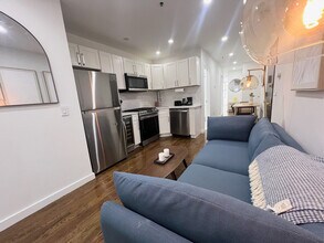 18 Avenue B in New York, NY - Building Photo - Building Photo