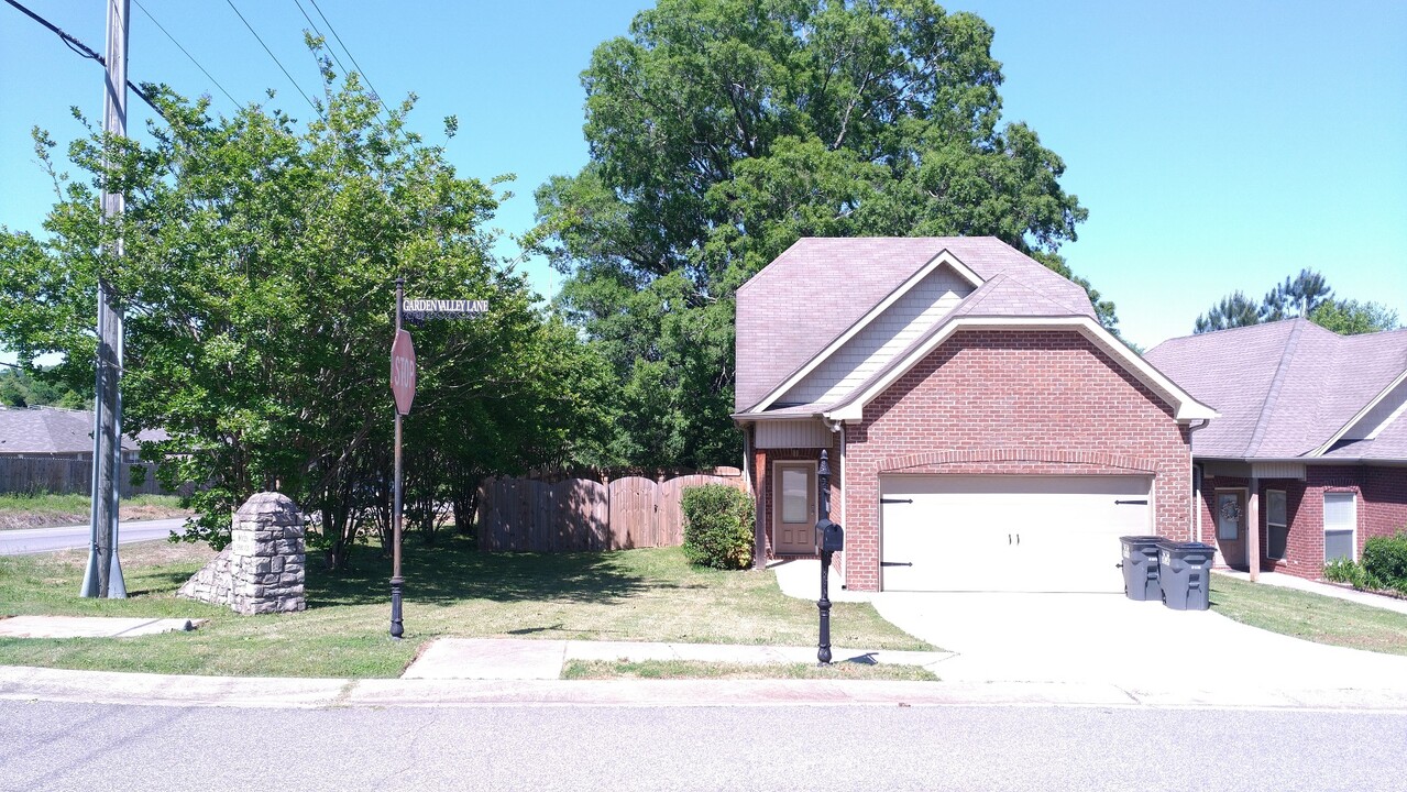 5500 Garden Valley Ln in Pinson, AL - Building Photo