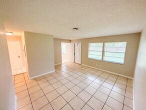 2682 Hinda Rd in West Palm Beach, FL - Building Photo - Building Photo