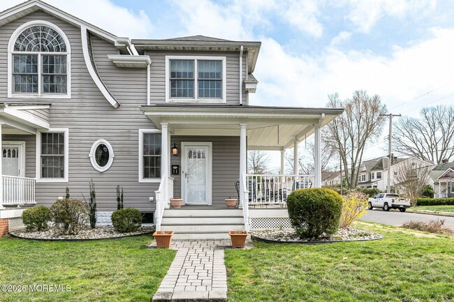 11 Lakeside Ave in Rumson, NJ - Building Photo - Building Photo