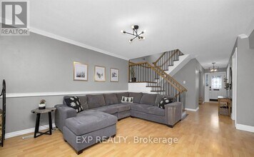41 Royal Palm Dr in Brampton, ON - Building Photo - Building Photo