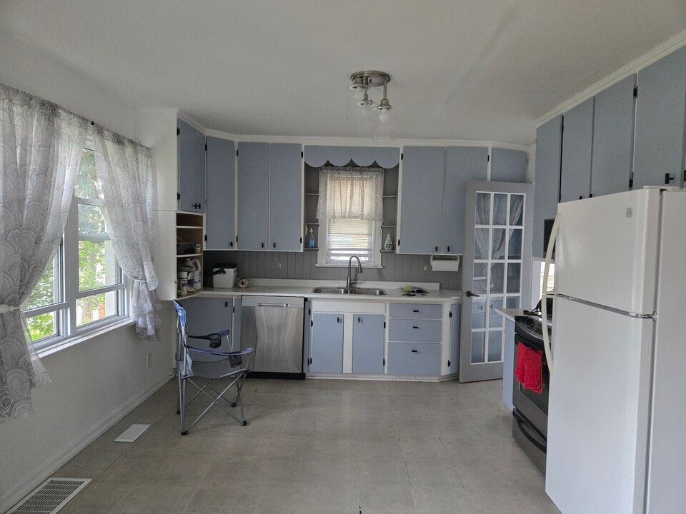 338 Highland Rd in Peterborough, ON - Building Photo