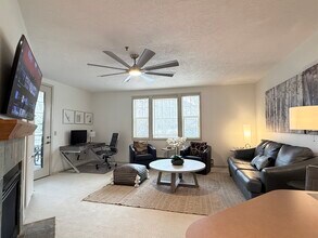 1325 S Hwy 89, Unit 201 in Jackson, WY - Building Photo - Building Photo