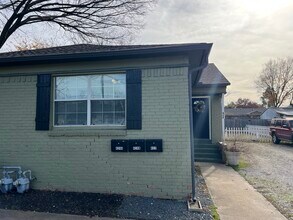 422 E Worth St in Grapevine, TX - Building Photo - Building Photo